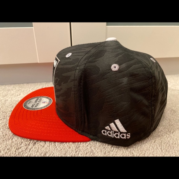 Adidas “Portland Trailblazers” hat - Picture 2 of 6